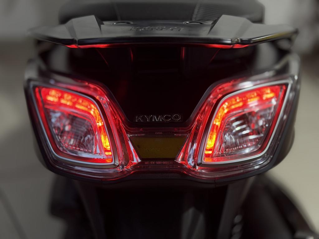 KYMCO Downtown 300i - Foto