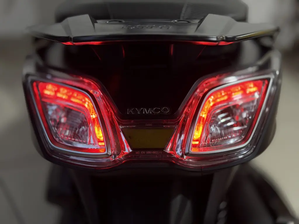 KYMCO Downtown 300i - Foto