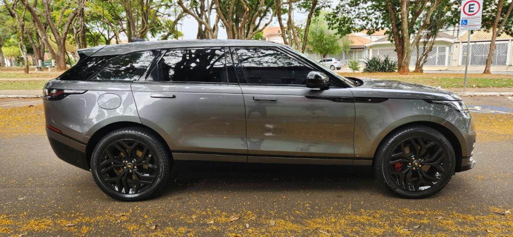 LAND ROVER Range Rover Velar - Foto