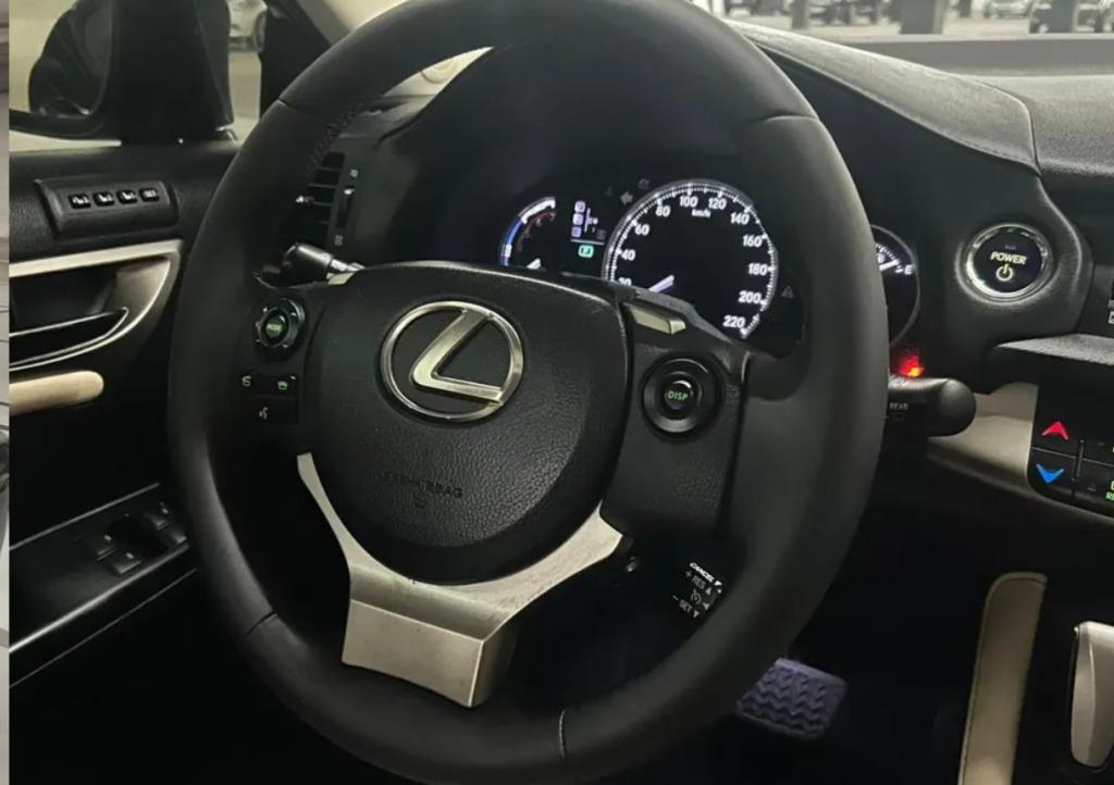 LEXUS CT 200 H - Foto