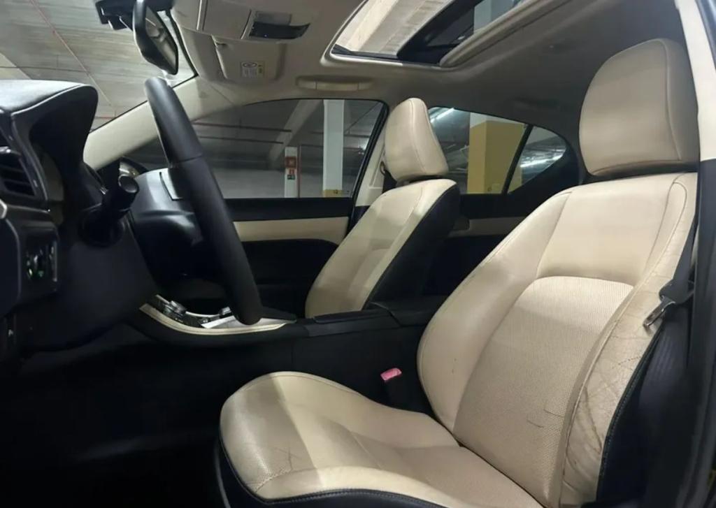 LEXUS CT 200 H - Foto