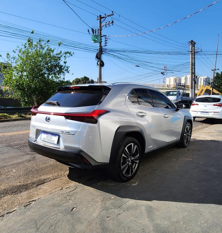 LEXUS UX 250H - Foto