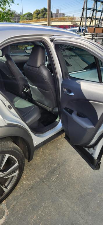 LEXUS UX 250H - Foto