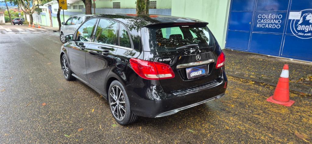 MERCEDES-BENZ B 200 - Foto
