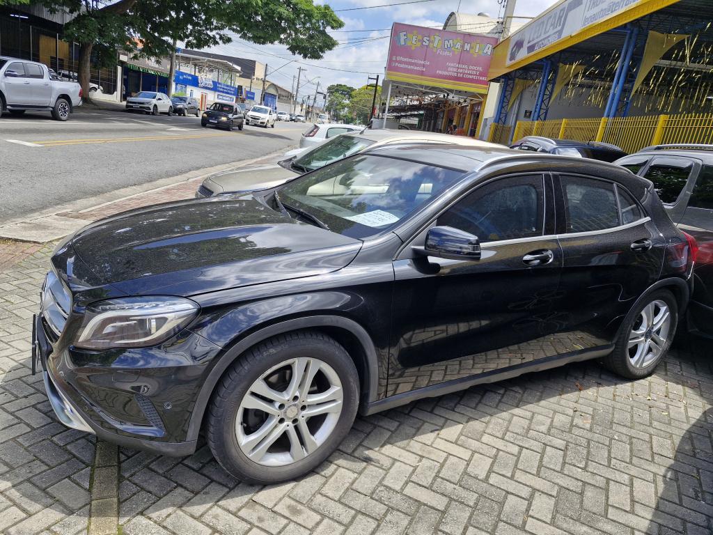 MERCEDES-BENZ CLA 250 - Foto