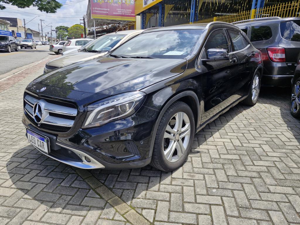 MERCEDES-BENZ CLA 250 - Foto