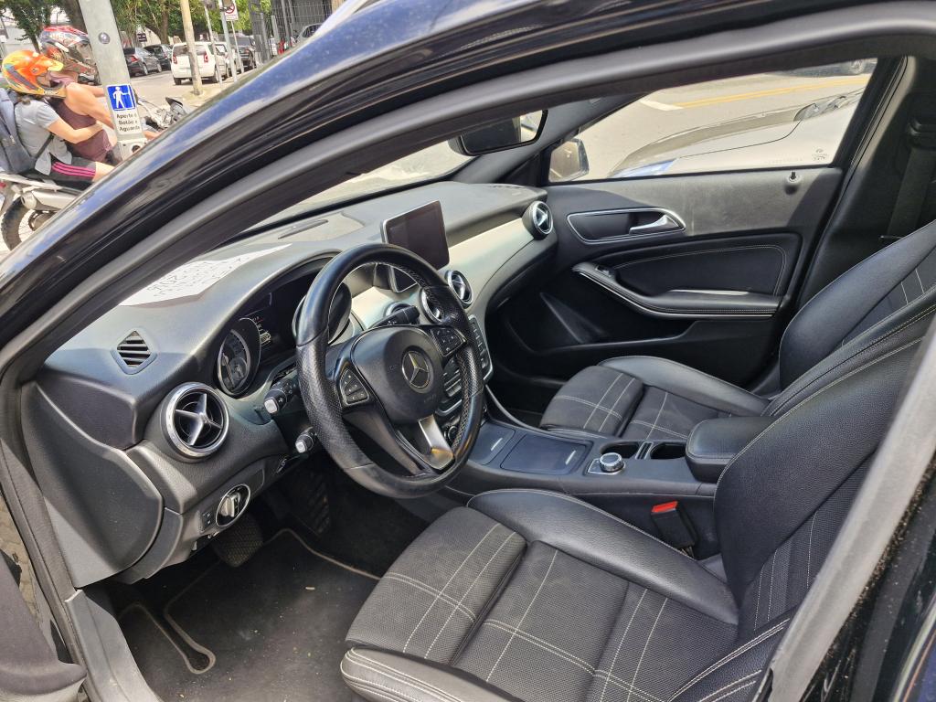MERCEDES-BENZ CLA 250 - Foto