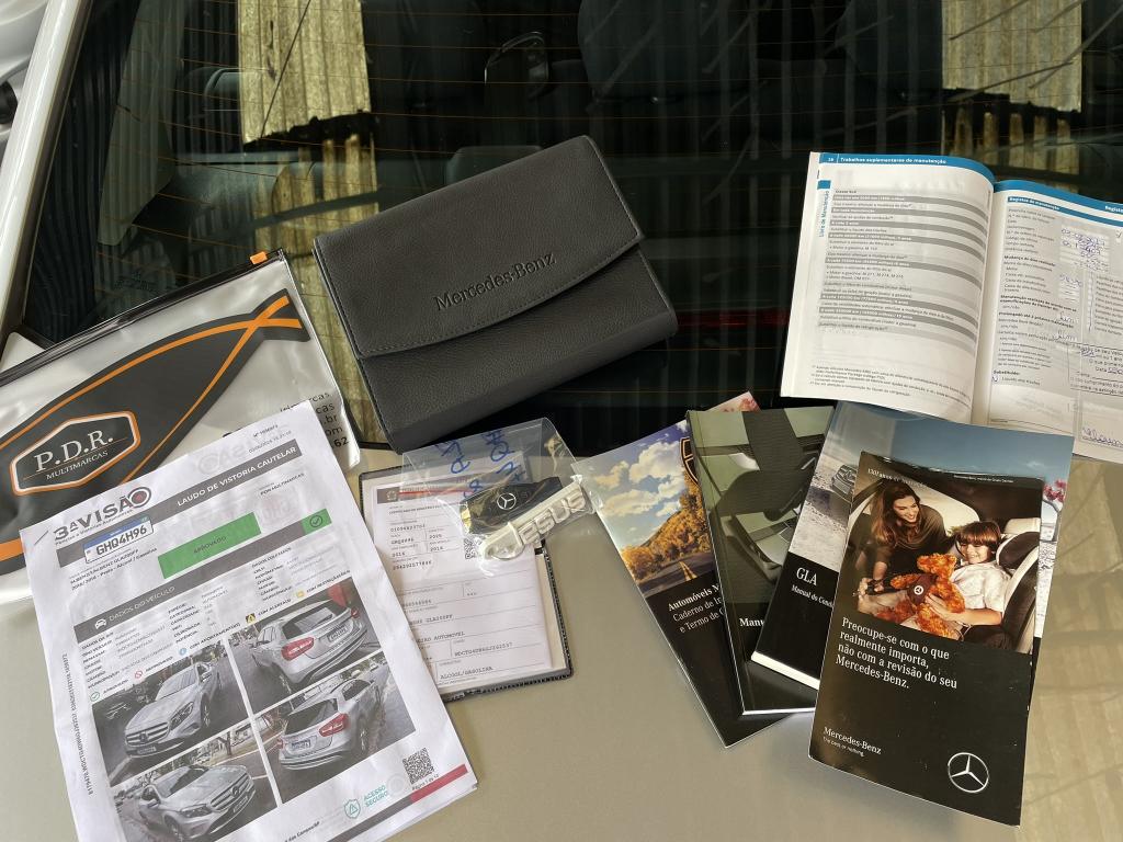 MERCEDES-BENZ GLA 200 - Foto