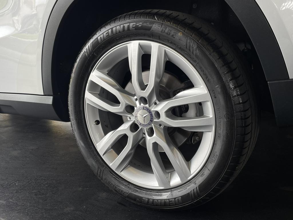 MERCEDES-BENZ GLA 200 - Foto