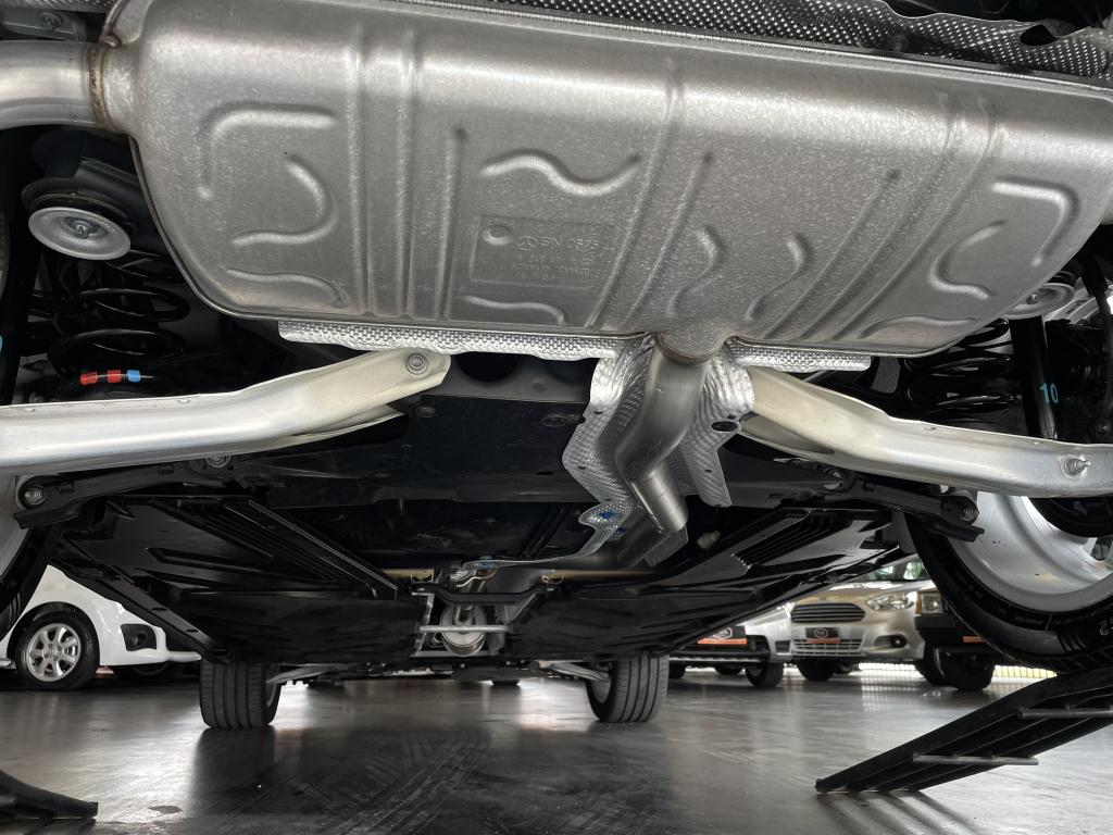 MERCEDES-BENZ GLA 200 - Foto