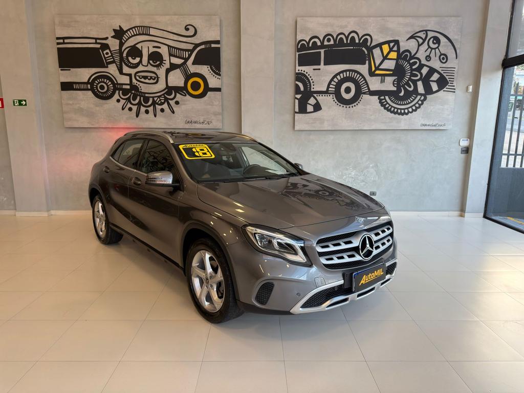 MERCEDES-BENZ GLA 200