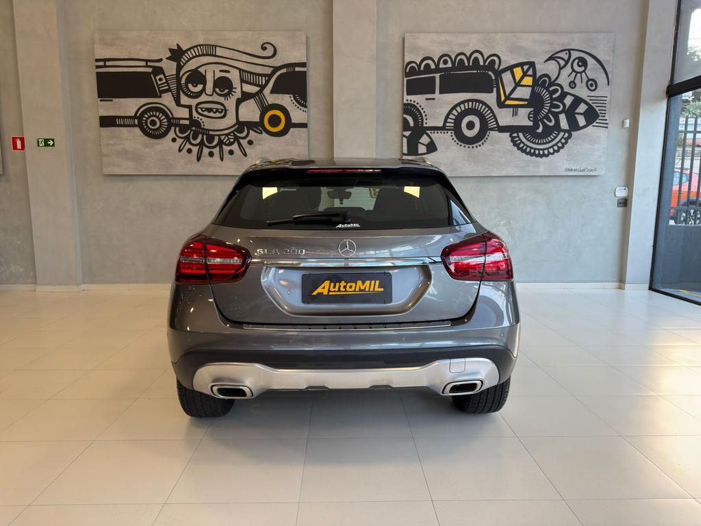 MERCEDES-BENZ GLA 200 - Foto