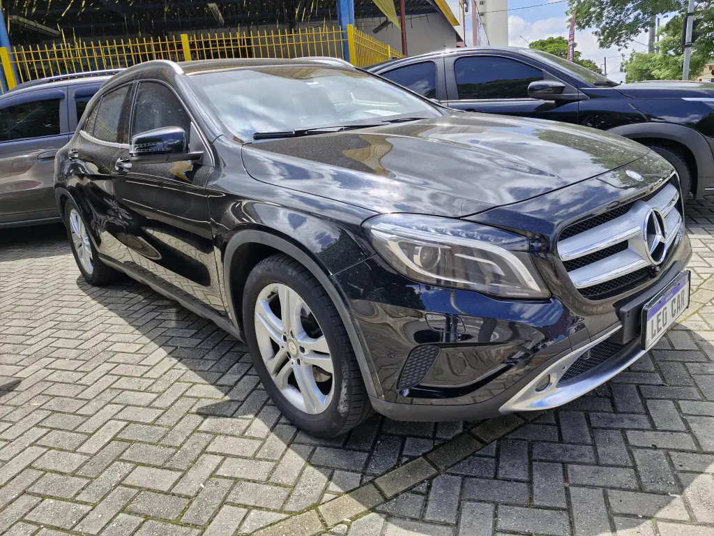 MERCEDES-BENZ GLA 250
