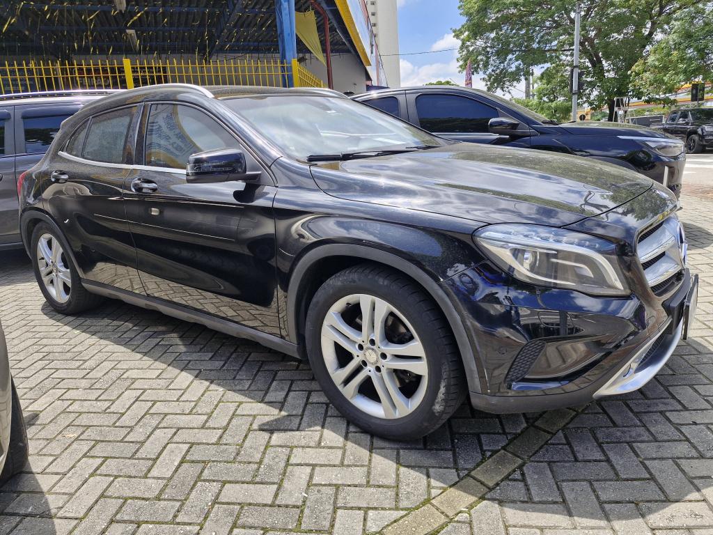 MERCEDES-BENZ GLA 250 - Foto