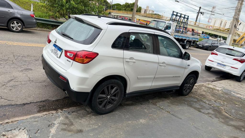 MITSUBISHI ASX - Foto