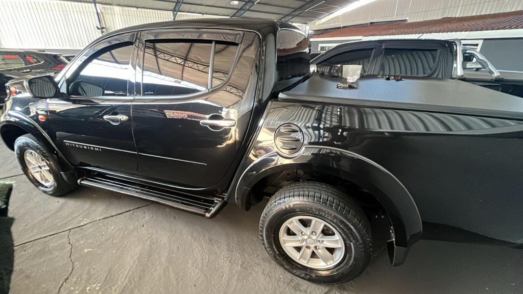MITSUBISHI L 200 Triton - Foto