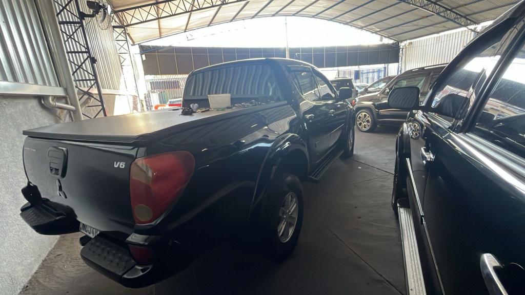 MITSUBISHI L 200 Triton - Foto