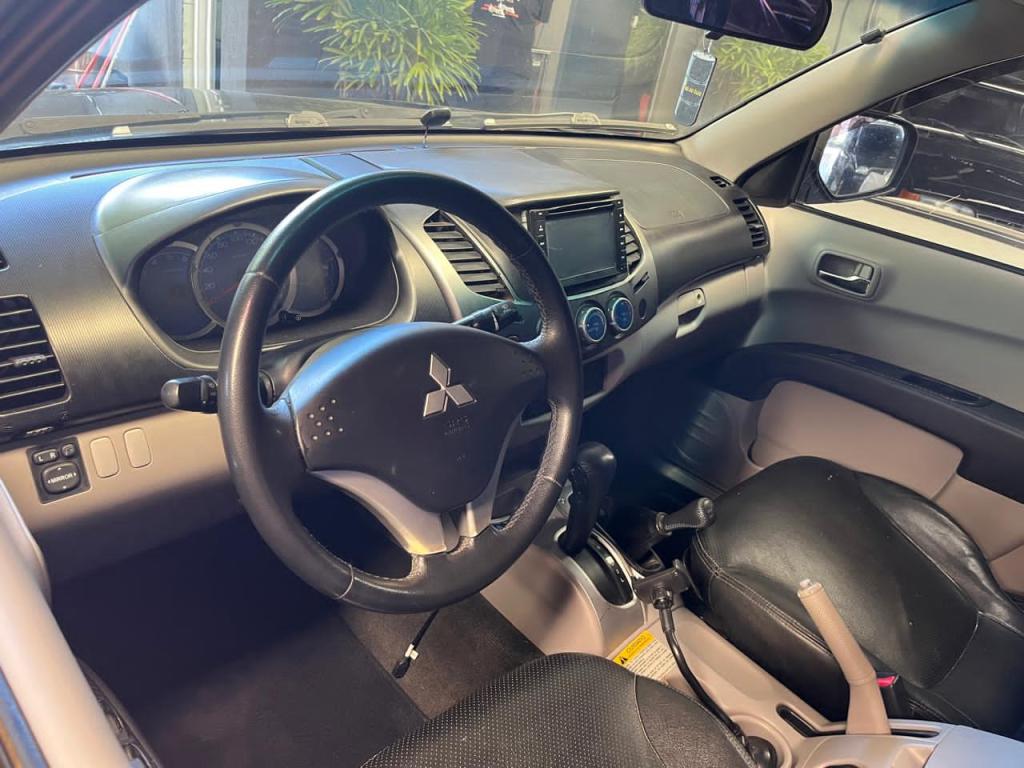 MITSUBISHI L 200 Triton - Foto