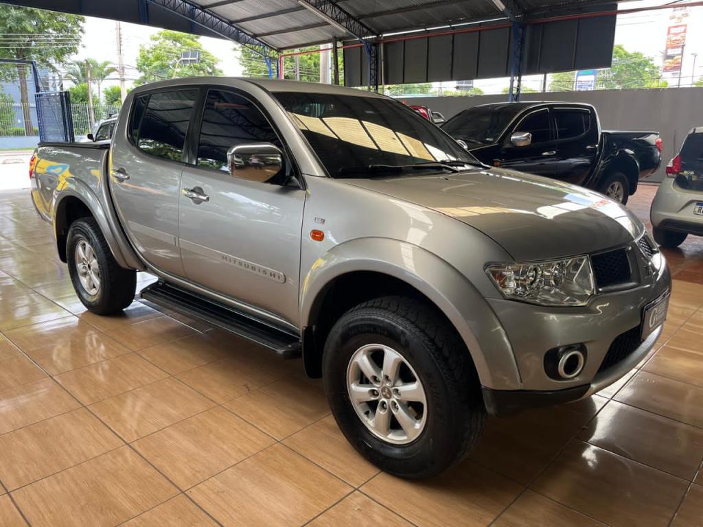 MITSUBISHI L 200 Triton