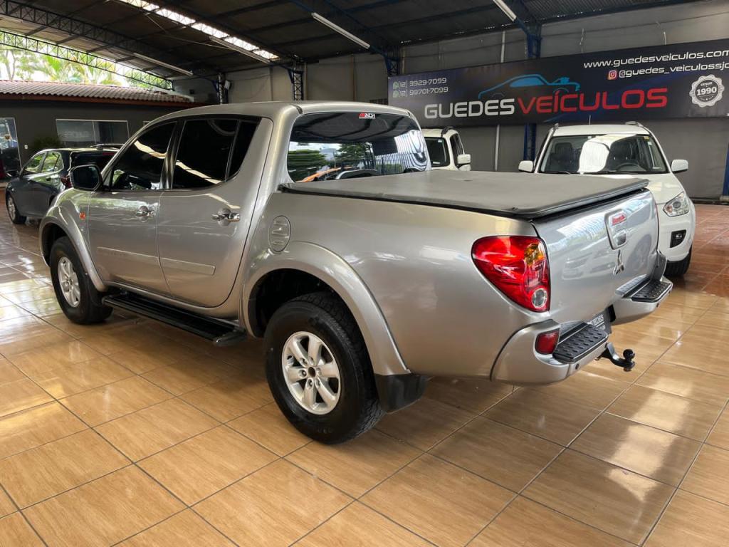 MITSUBISHI L 200 Triton - Foto