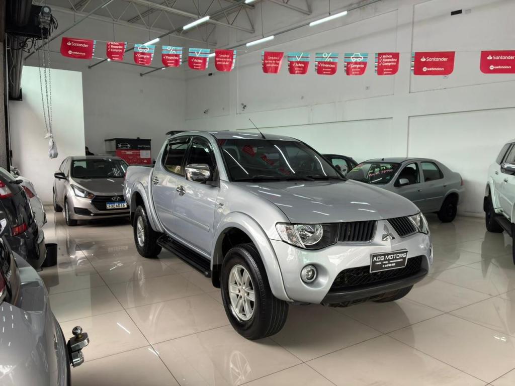 MITSUBISHI L 200 Triton