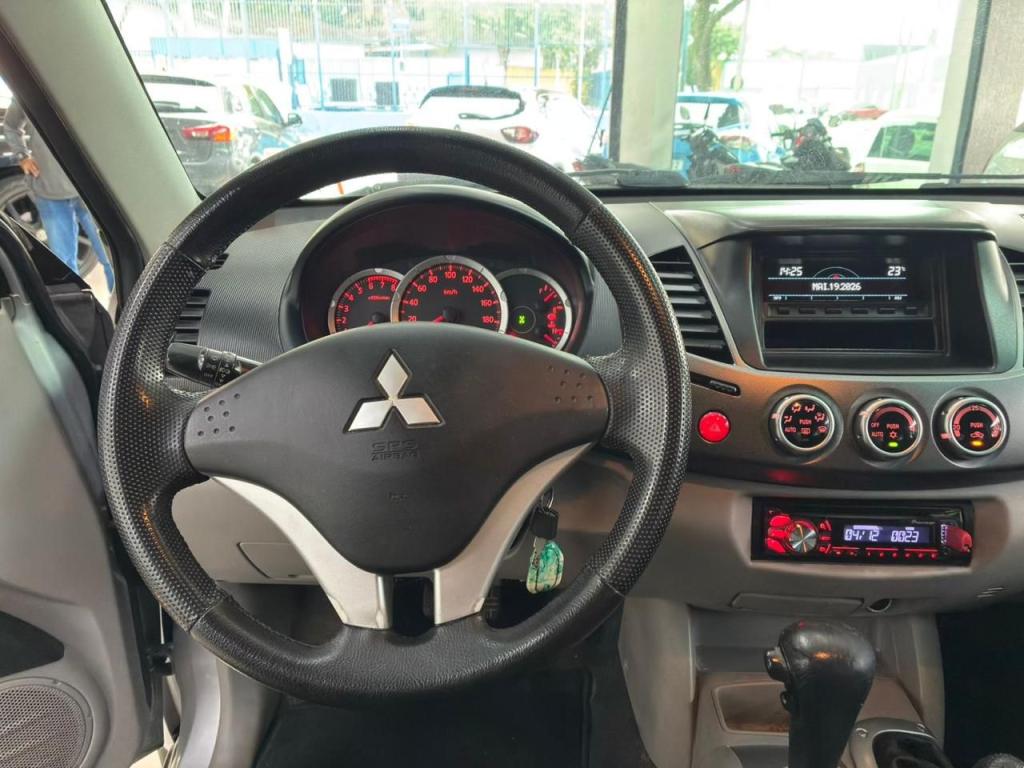 MITSUBISHI L 200 Triton - Foto