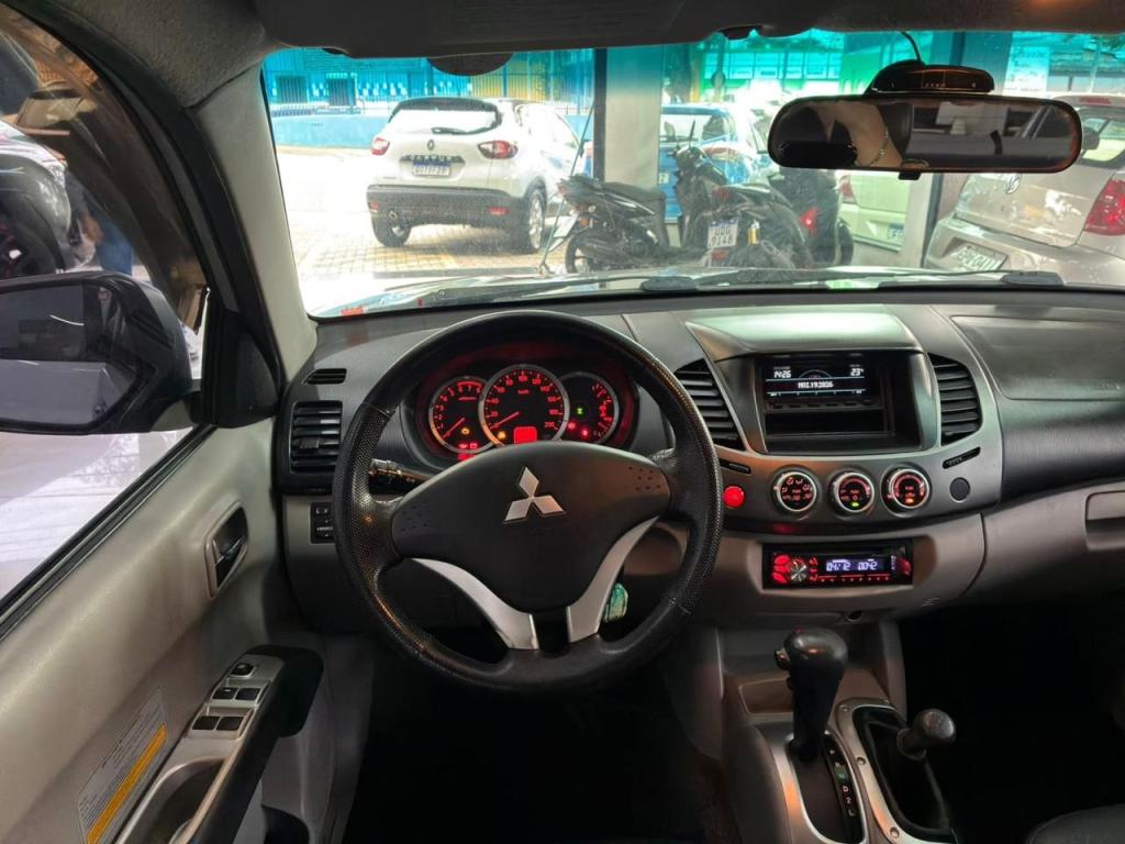 MITSUBISHI L 200 Triton - Foto