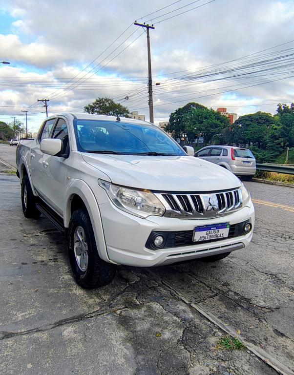 MITSUBISHI L 200 Triton