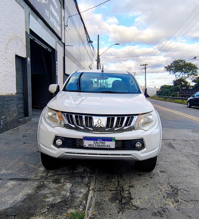MITSUBISHI L 200 Triton - Foto
