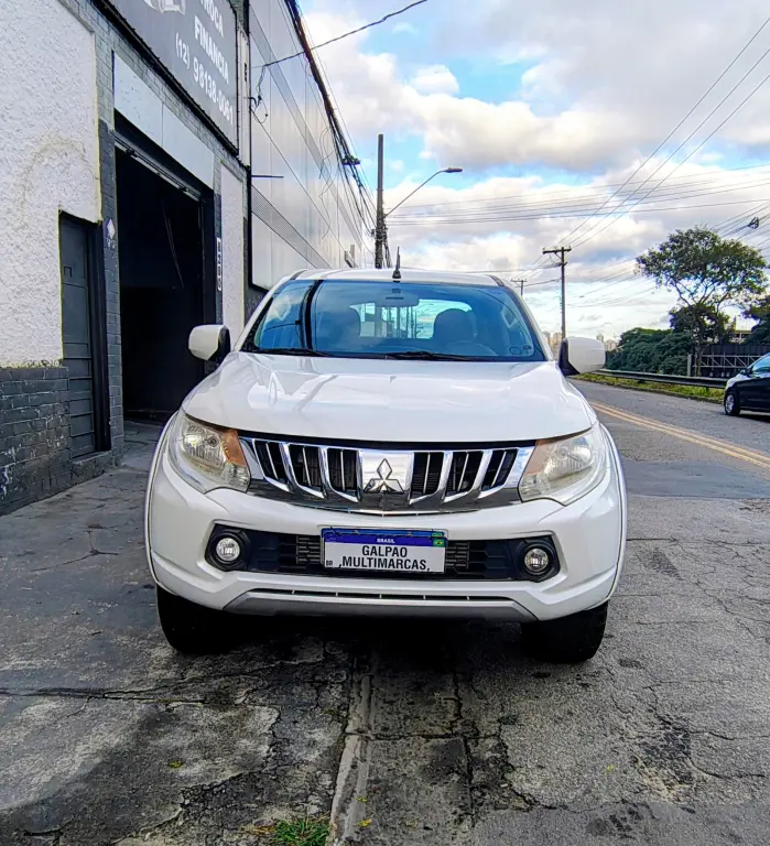 MITSUBISHI L 200 Triton - Foto