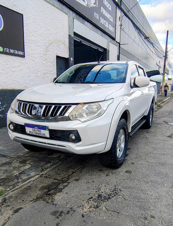 MITSUBISHI L 200 Triton - Foto