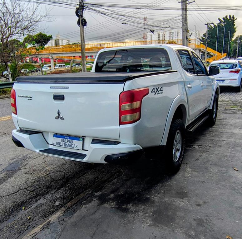 MITSUBISHI L 200 Triton - Foto