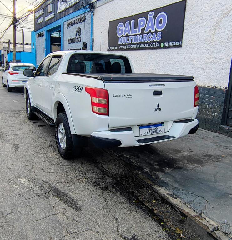 MITSUBISHI L 200 Triton - Foto