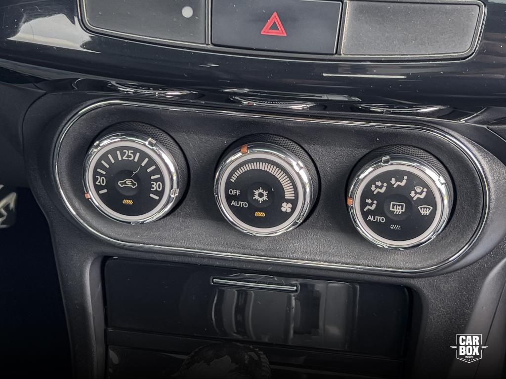 MITSUBISHI Lancer - Foto