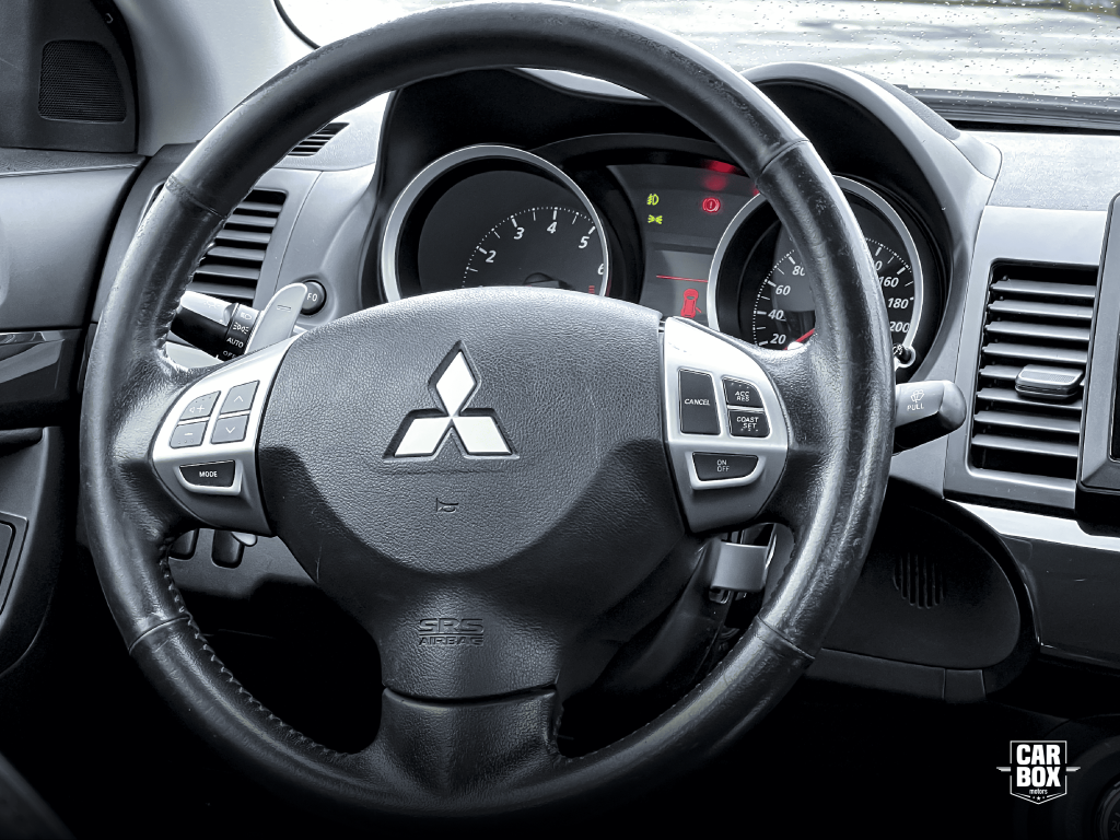 MITSUBISHI Lancer - Foto