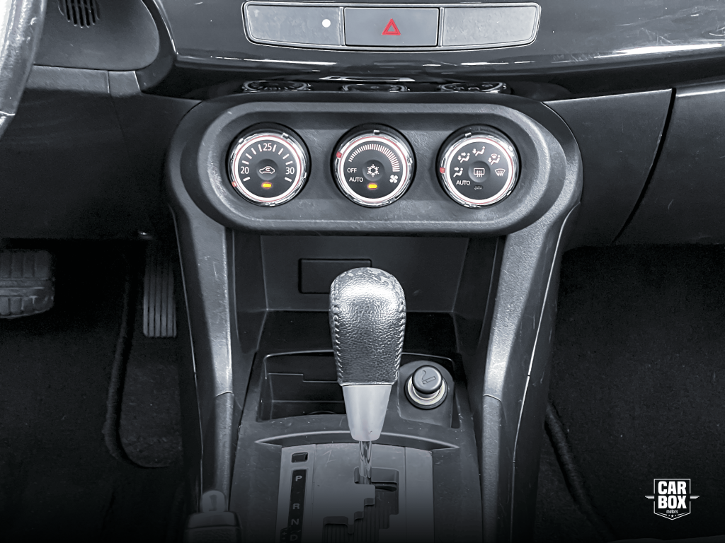 MITSUBISHI Lancer - Foto