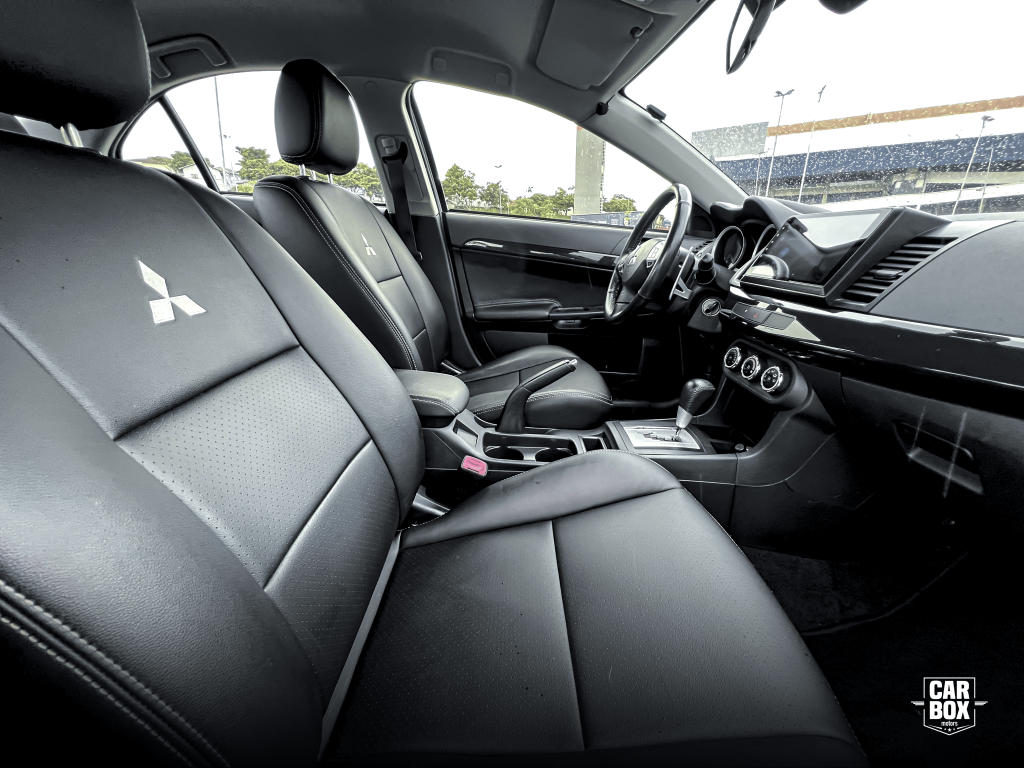 MITSUBISHI Lancer - Foto