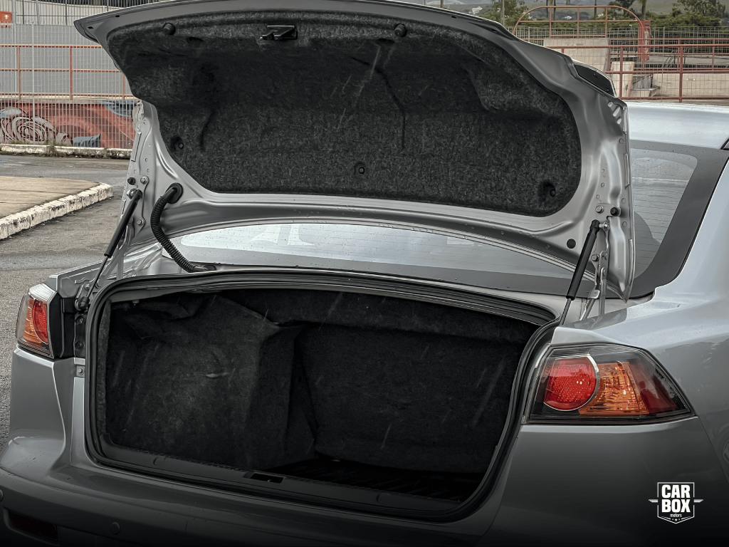 MITSUBISHI Lancer - Foto