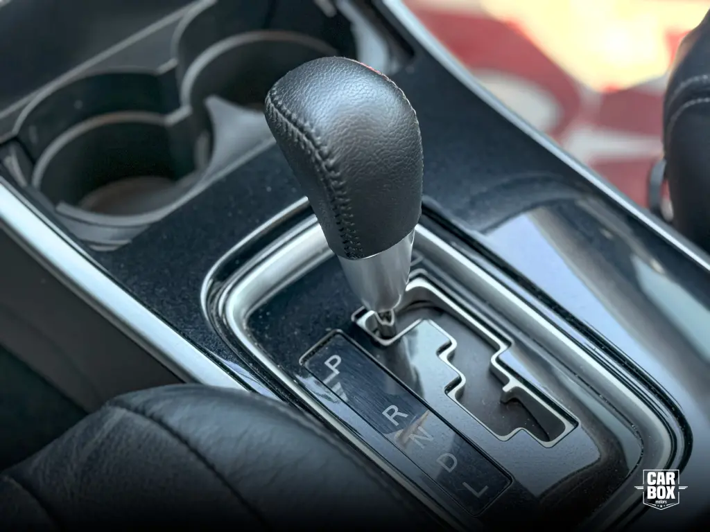 MITSUBISHI Outlander - Miniatura