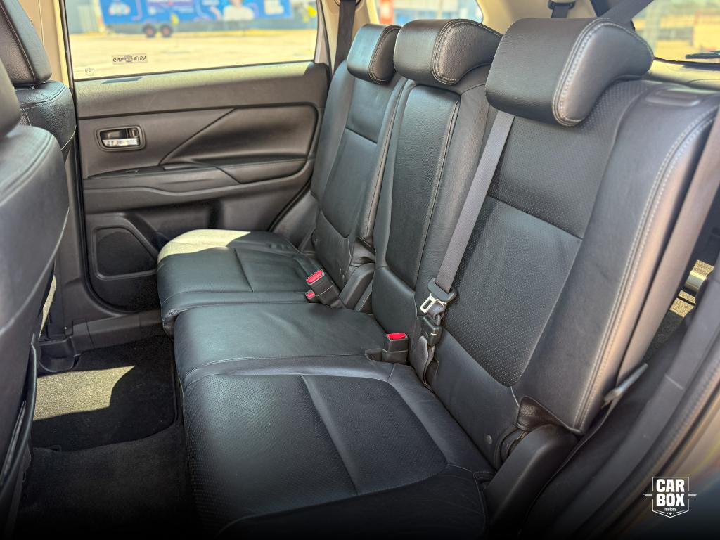 MITSUBISHI Outlander - Foto