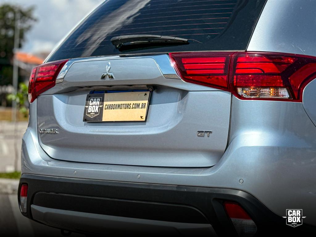 MITSUBISHI Outlander - Foto