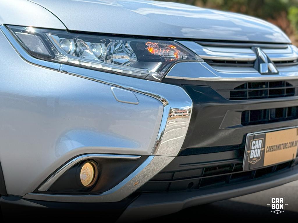 MITSUBISHI Outlander - Foto