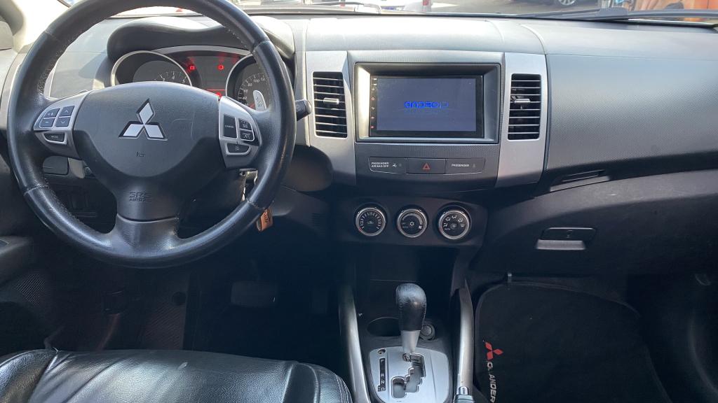 MITSUBISHI Outlander - Foto