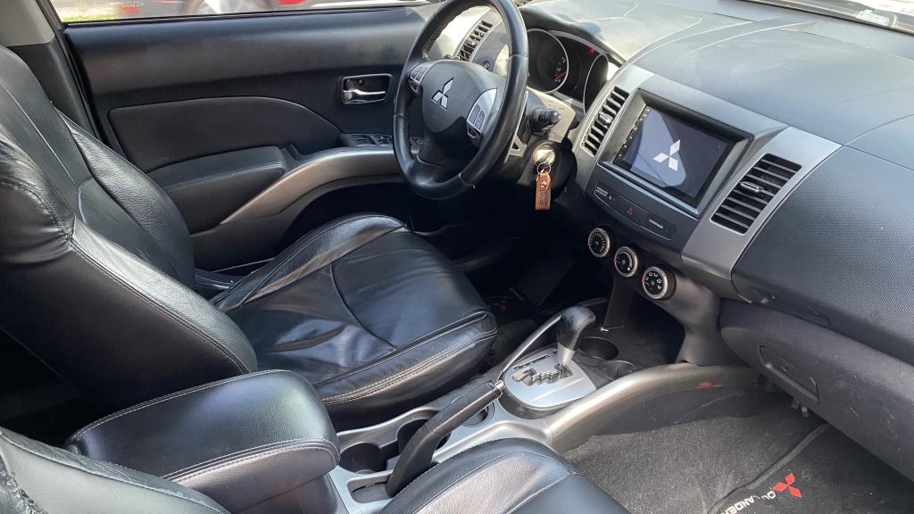 MITSUBISHI Outlander - Foto