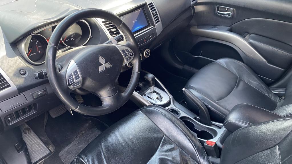 MITSUBISHI Outlander - Foto