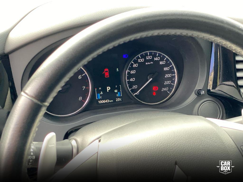 MITSUBISHI Outlander - Foto