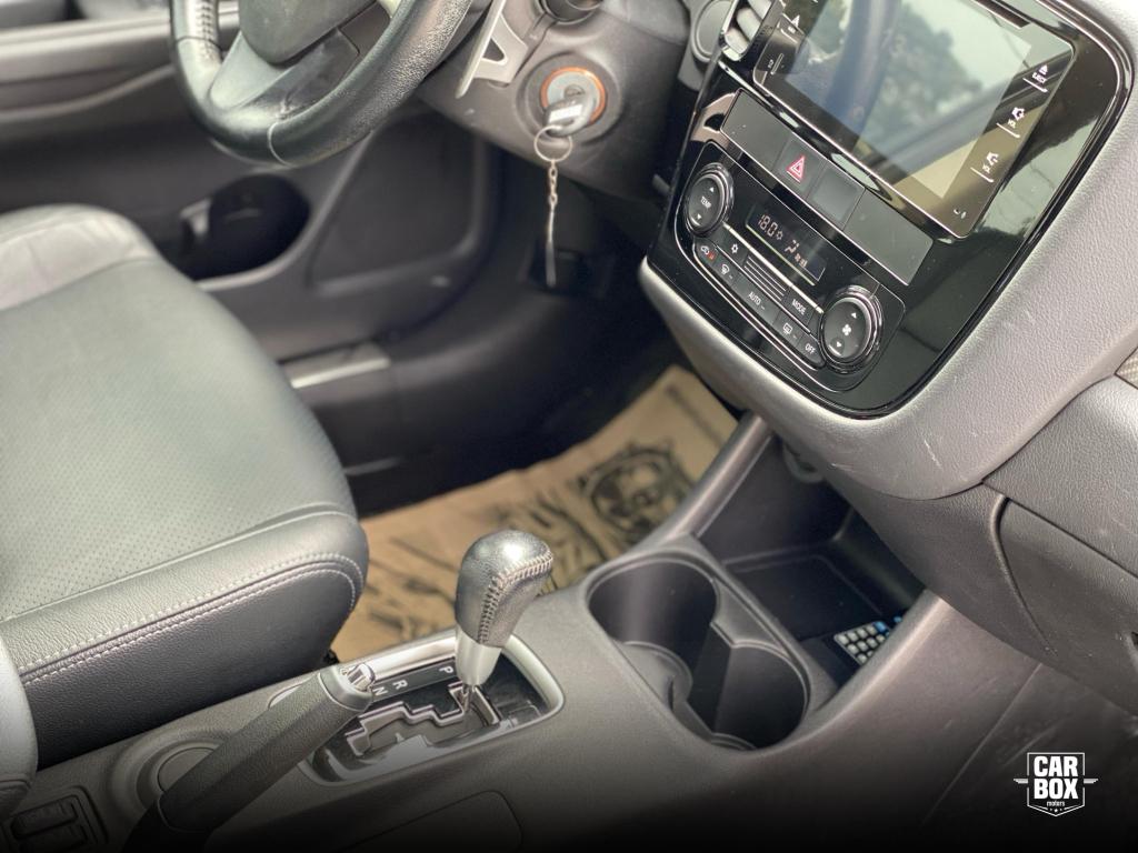 MITSUBISHI Outlander - Foto