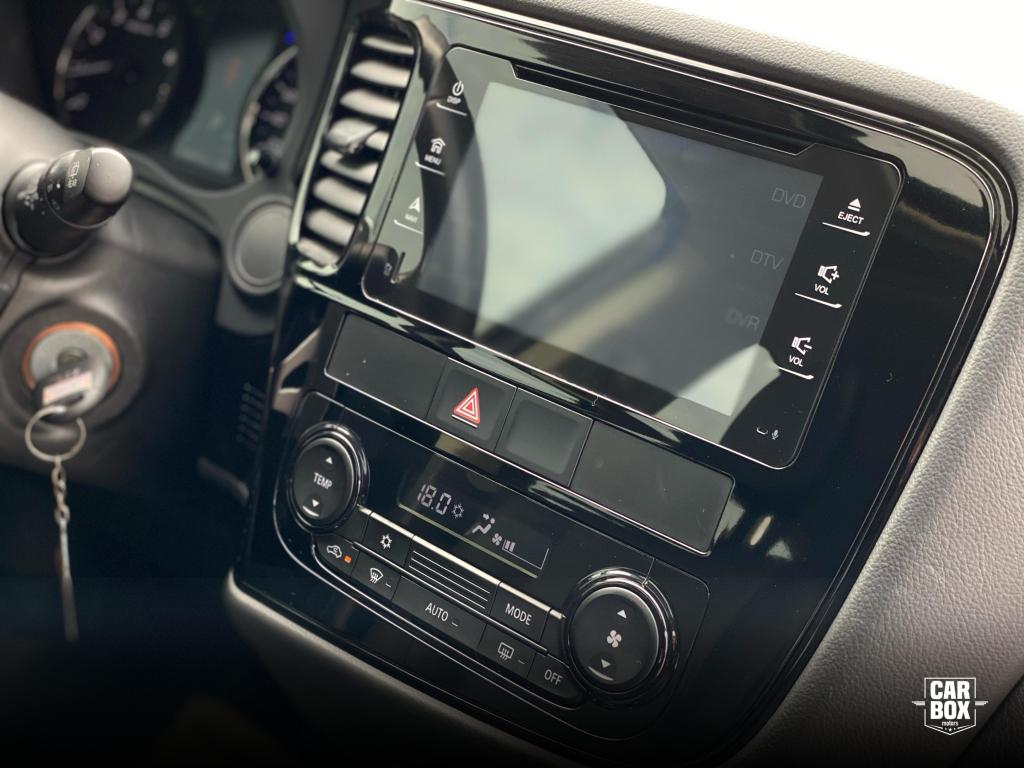 MITSUBISHI Outlander - Foto