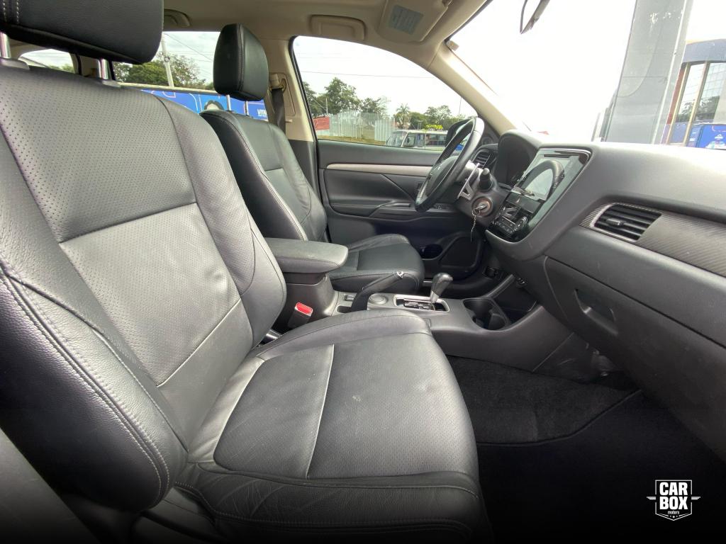 MITSUBISHI Outlander - Foto