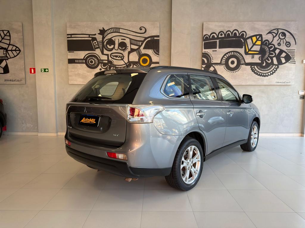 MITSUBISHI Outlander - Foto